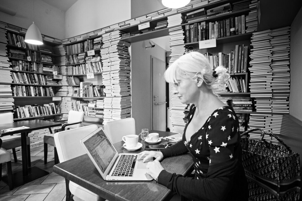 Kavárna Mezi Řádky