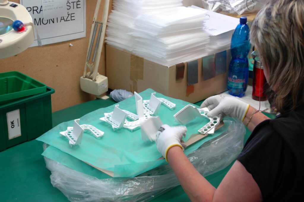 ČEGAN Kovení hliníkem ve vakuu