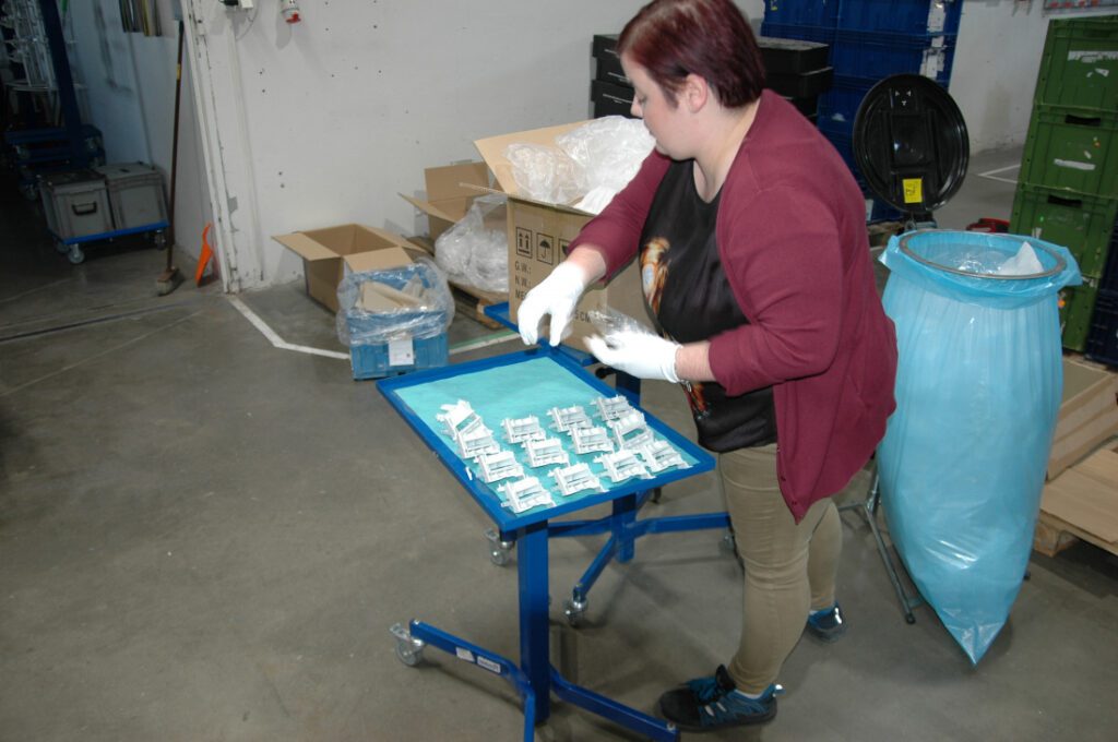 ČEGAN Kovení hliníkem ve vakuu