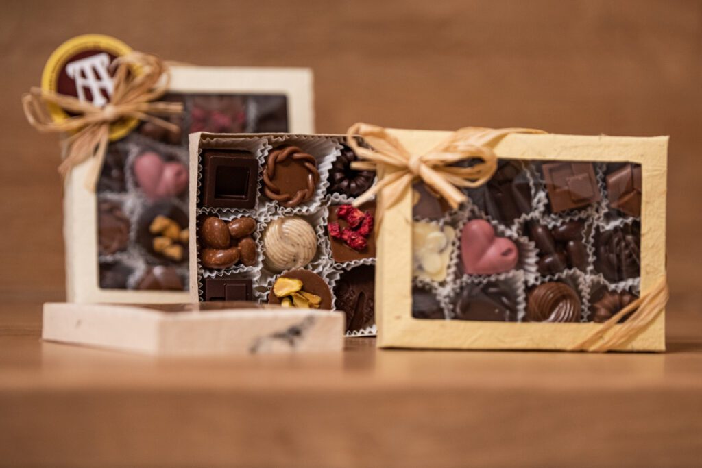 CEDROVATKA, sociální družstvo, MANA čokoládovna