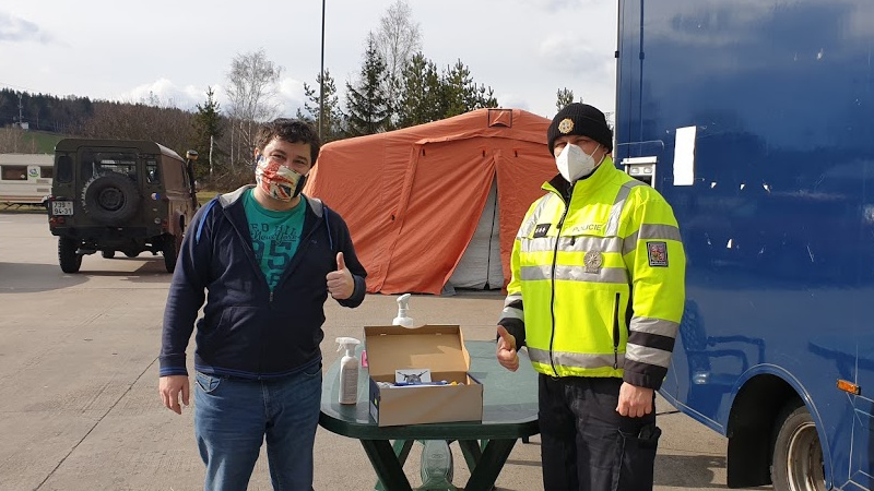 CPS servis, s.r.o. rozdal tisíce zlepšováků pro šití roušek