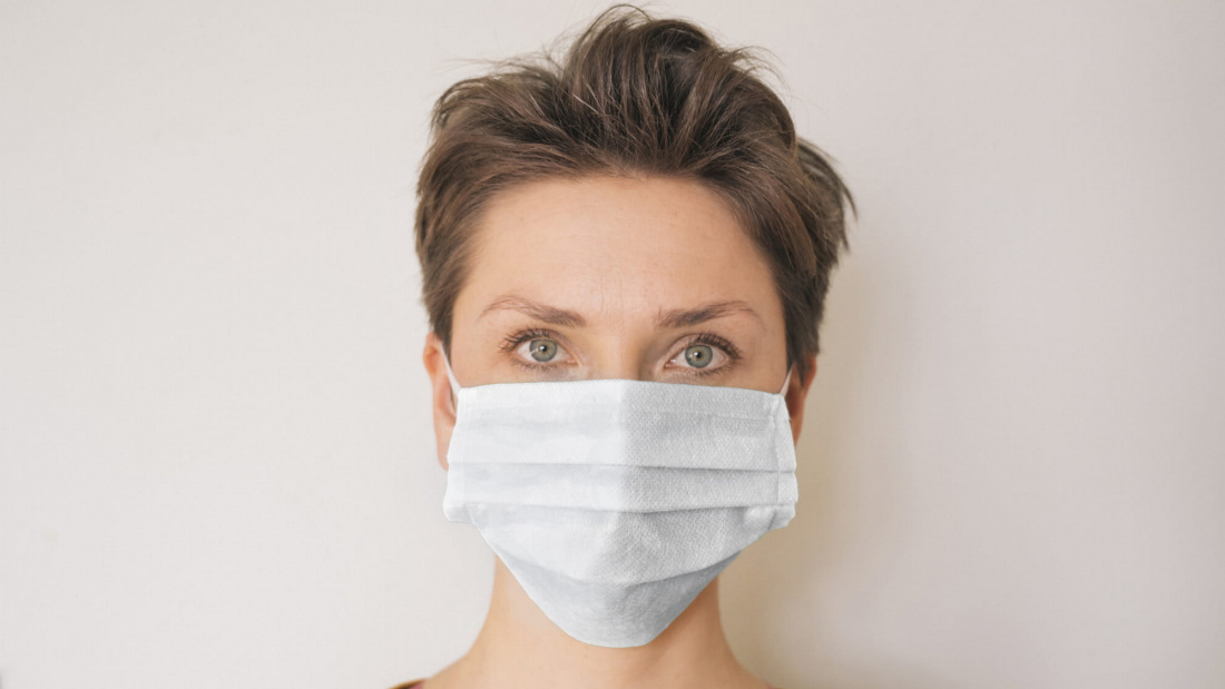 Polské sociální družstvo také šilo roušky