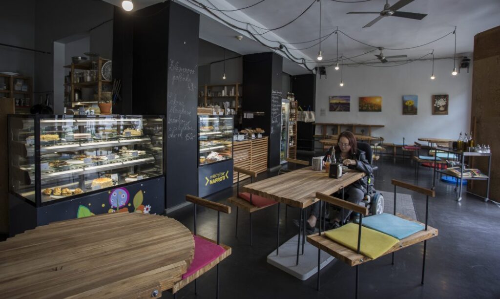 Mléčný bar NAPROTI